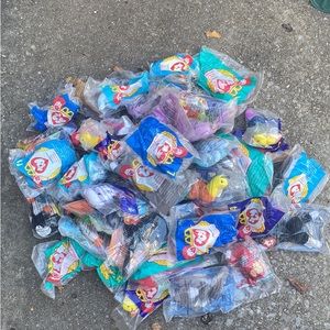 1998-2000 beanie baby happy meal toys. 45 total   Selling as lot.